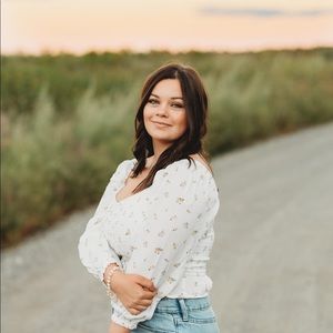 Meet your Posher, Alyssa